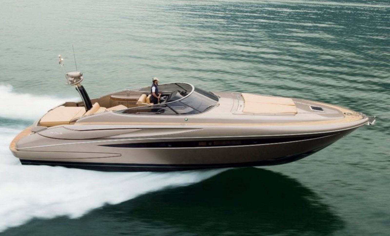 riva 52 rivale