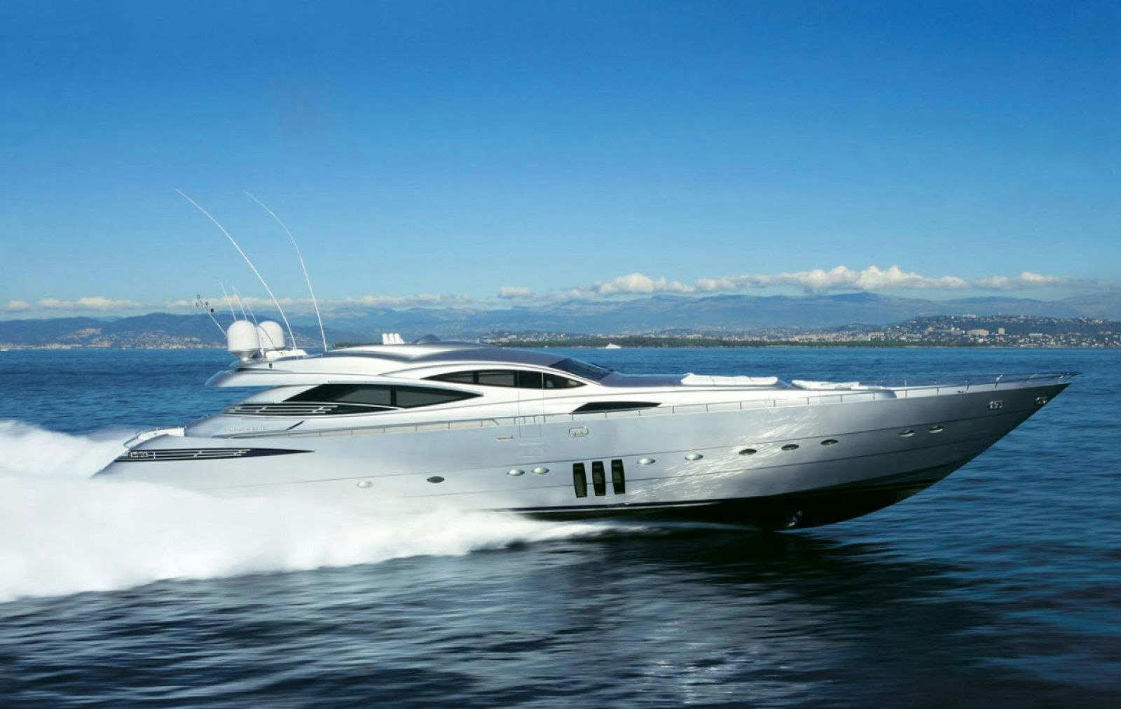 pershing 115 yacht
