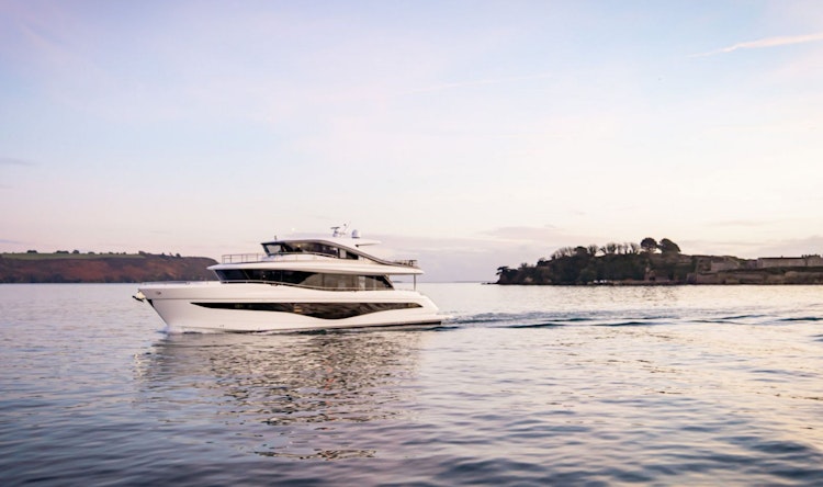 Princess Yachts X80 Super Flybridge | Princess Dealer | SI Yachts