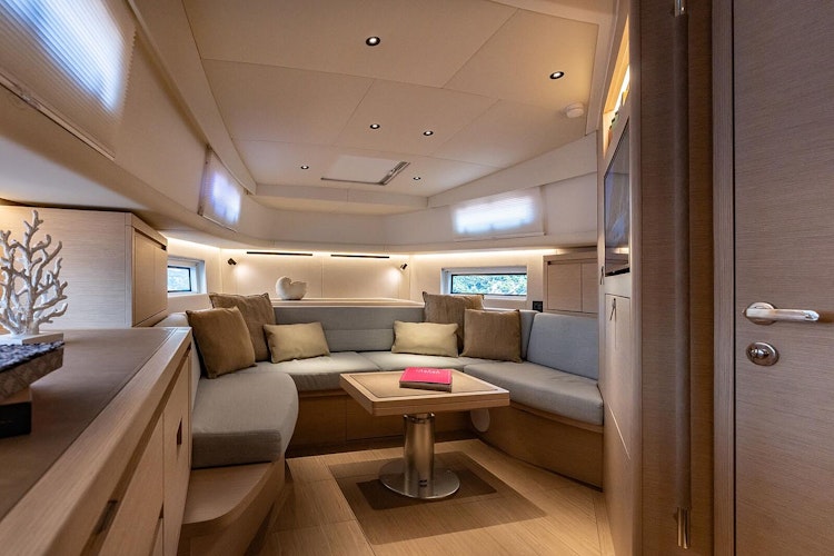 natural light in lower deck of pardo 43
