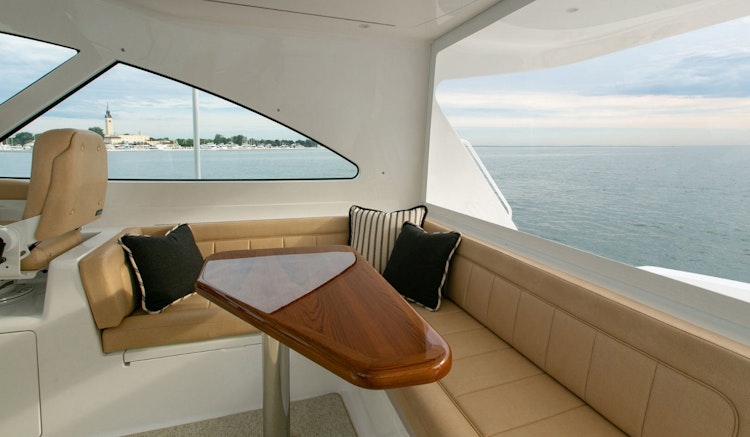 Deckhouse seating and table