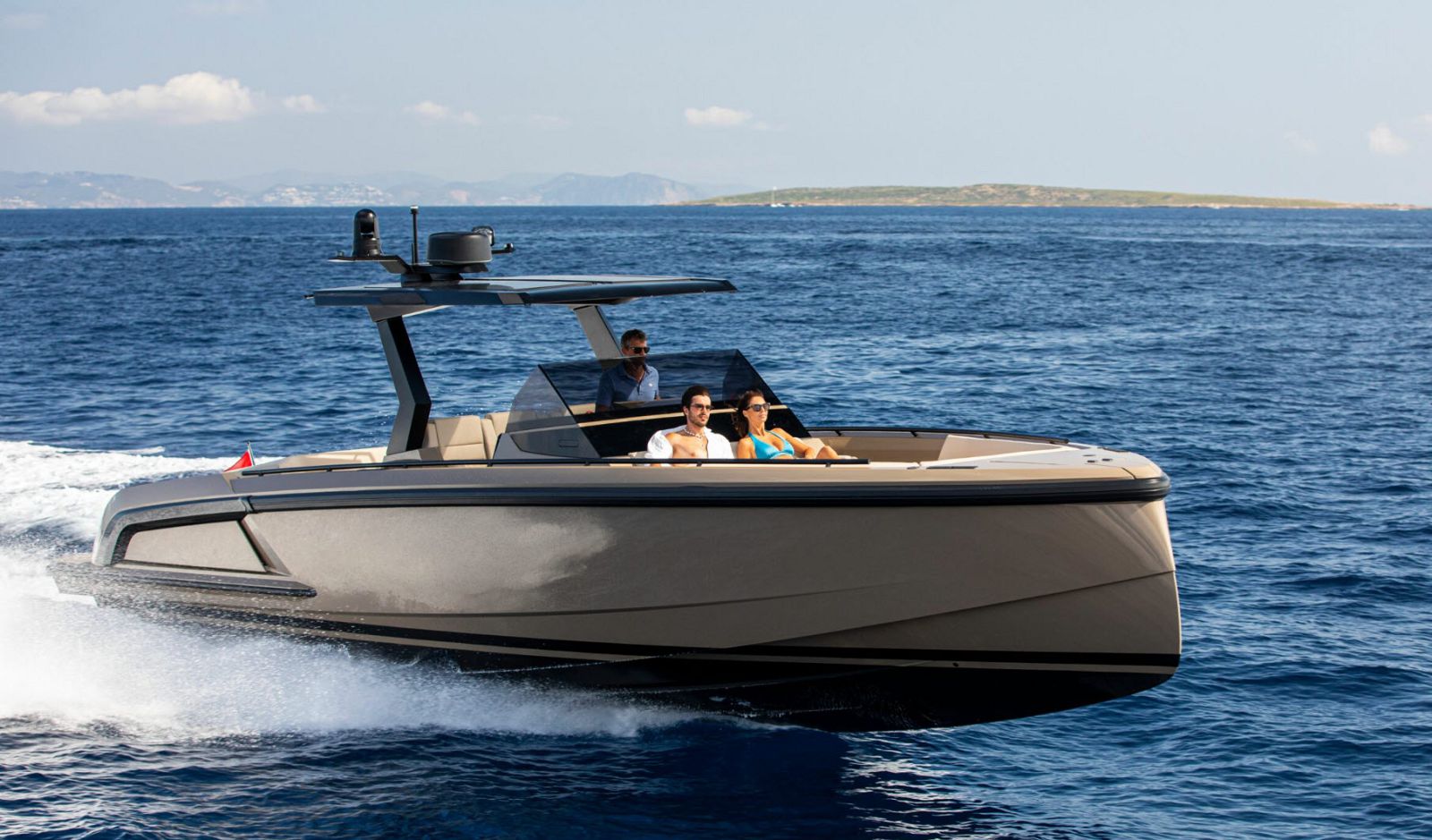 Vanquish VQ40 For Sale | Used Vanquish Boats | Yacht Brokerage