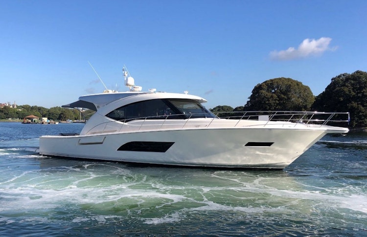 riviera 565 suv yacht