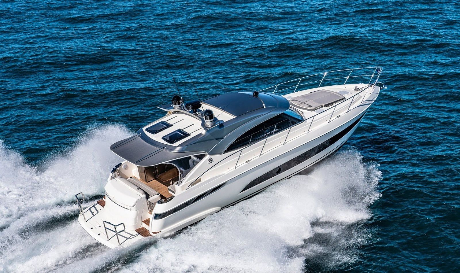 Riviera 4800 Sport Yacht Series PLatinum