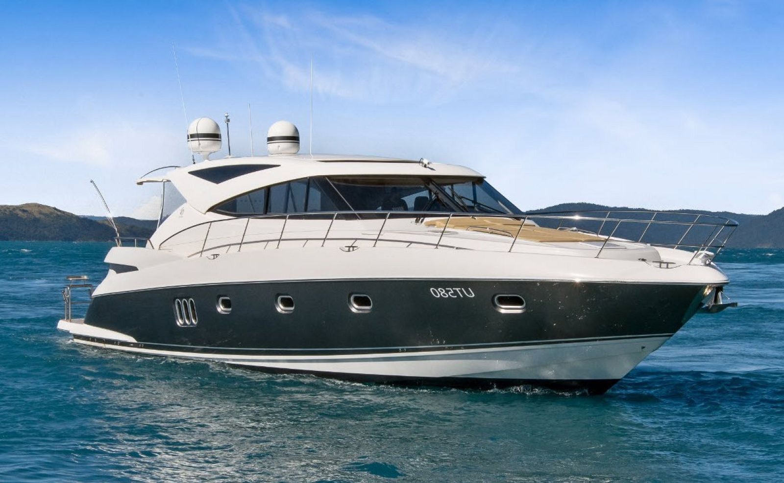 riviera 5800 sport yacht