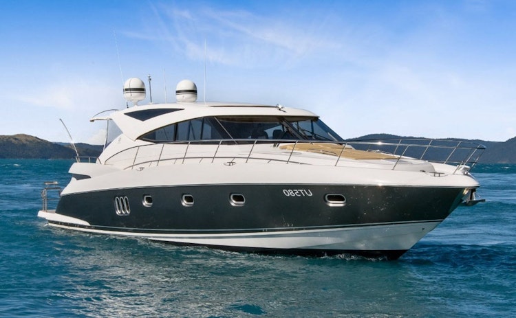 riviera 5800 sport yacht