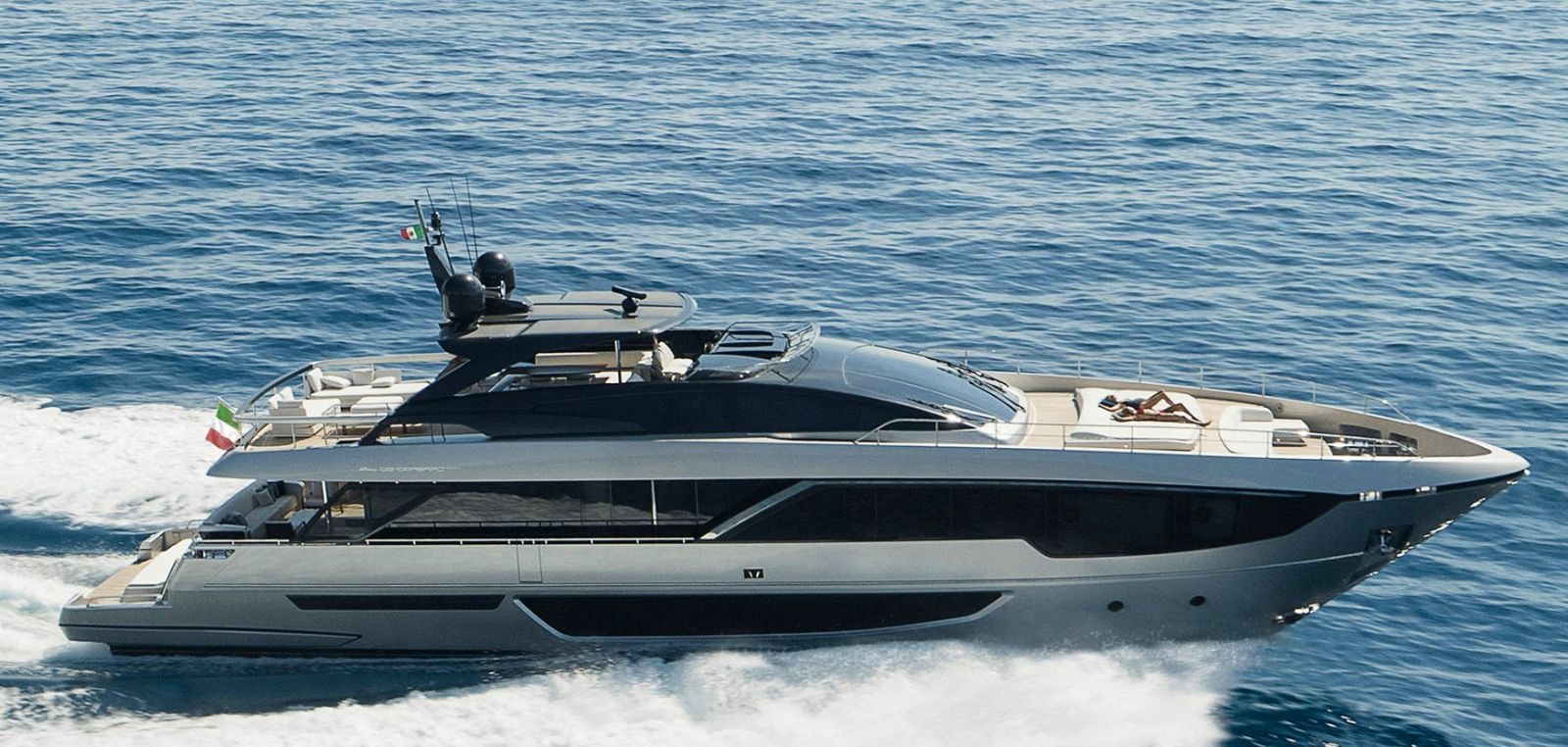 riva 102 corsaro yacht