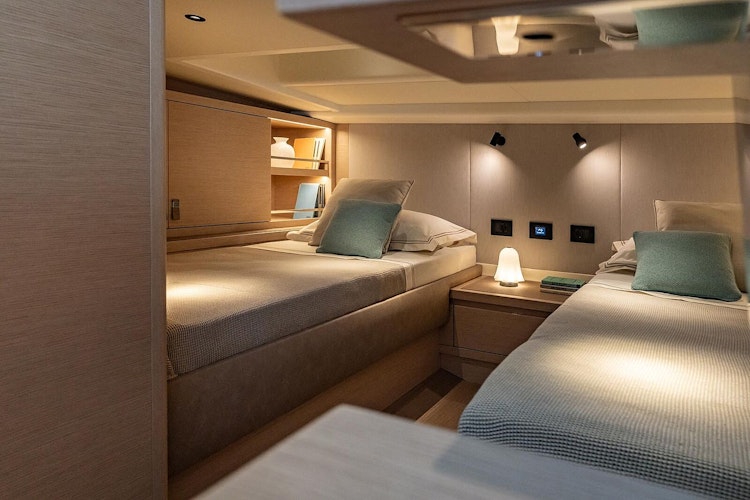 side-by-side beds in guest cabin