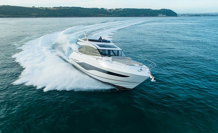 princess s65 cruising at 30 knots