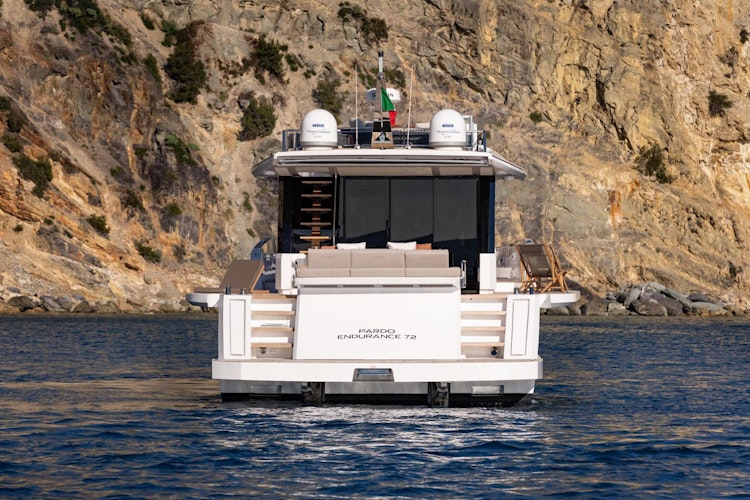 transom view with side balconies down