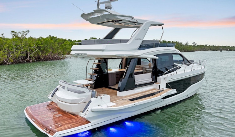 galeon 500 fly