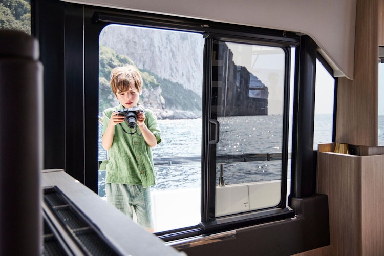 Prestige Yachts F4.9