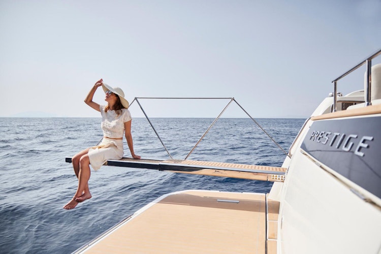 Prestige Yachts F4.9