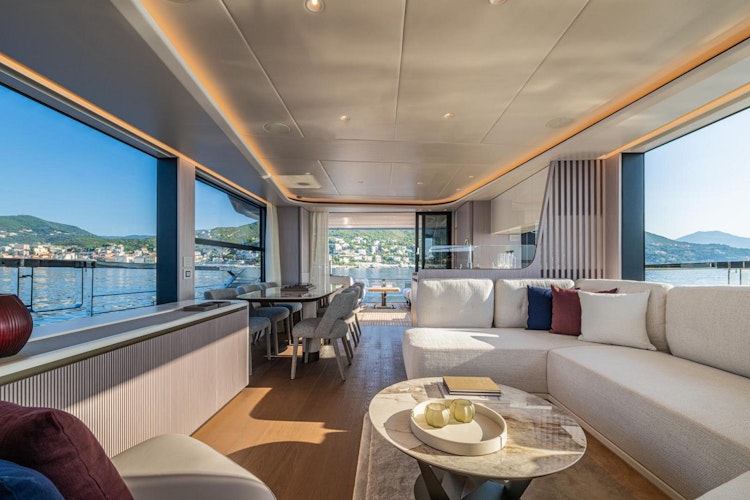 Absolute Yachts Navetta 62