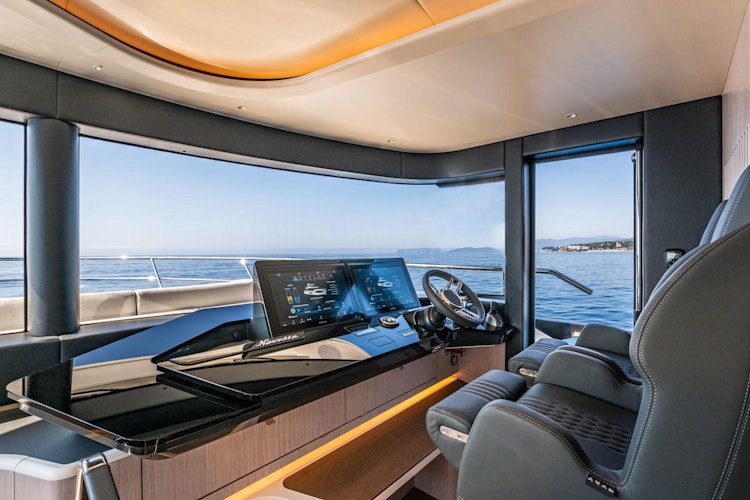 Absolute Yachts Navetta 62