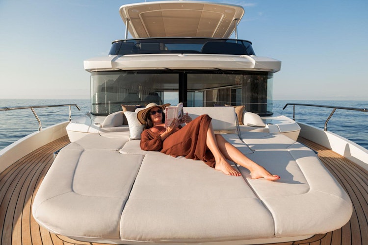 Absolute Yachts Navetta 62