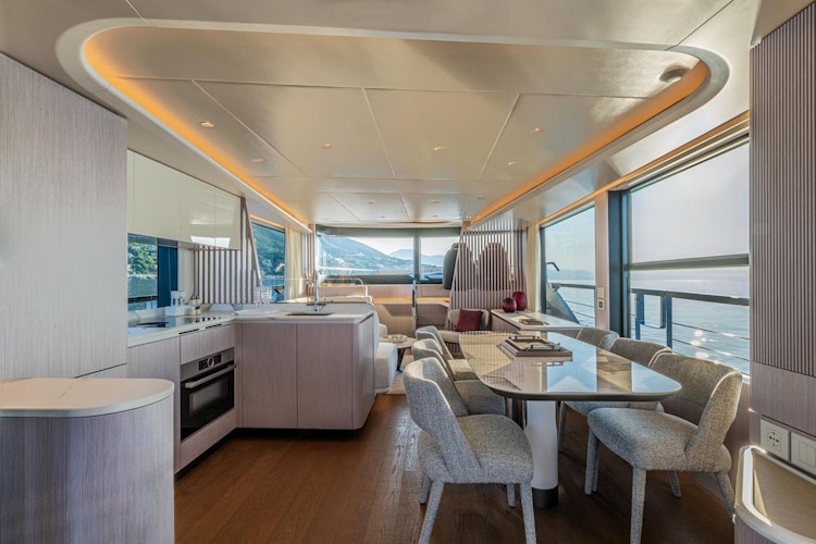 Absolute Yachts Navetta 62