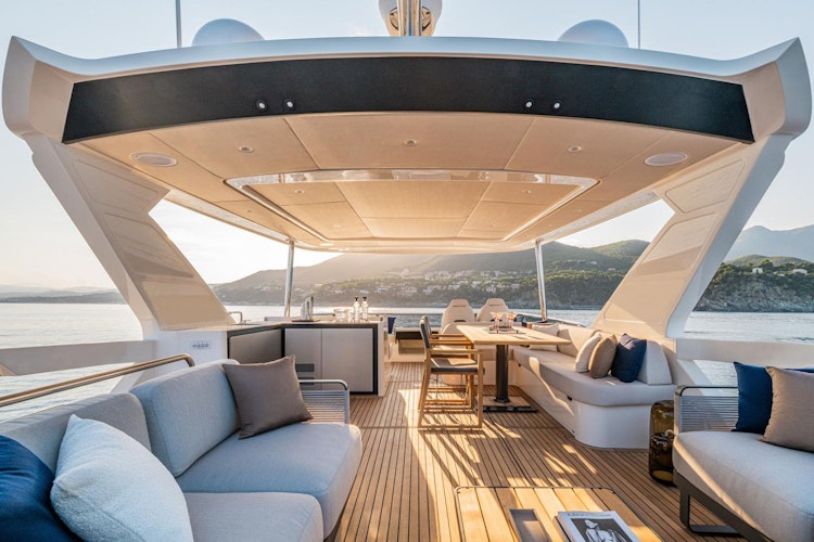 Absolute Yachts Navetta 62
