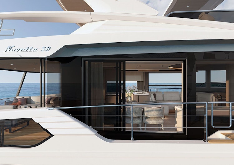 side salon door opened on navetta 58