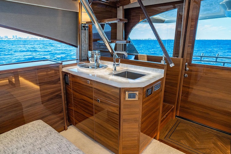 bar in salon of viking 90