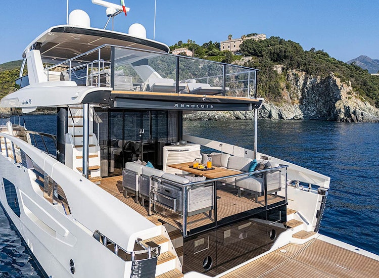 cockpit on used navetta 70