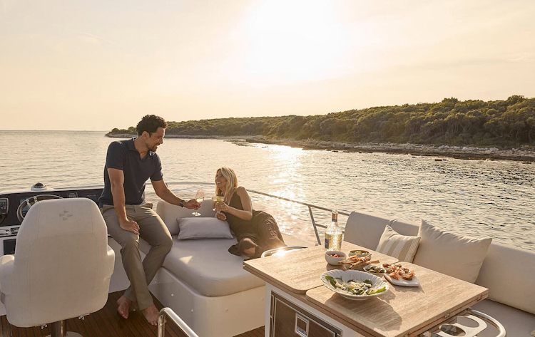 Prestige Yachts F4.3