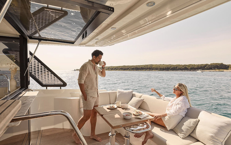 Prestige Yachts F4.3