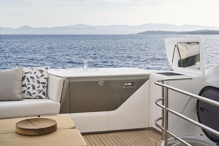 Princess Yachts F58