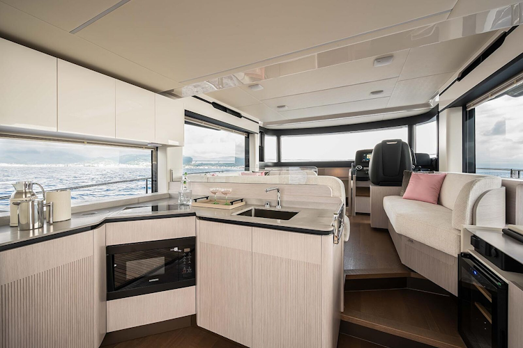 galley stove and sink in absolute navetta 50