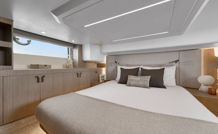 master cabin on prestige f4-3