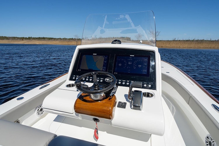 helm station on valhalla v28 with no hardtop