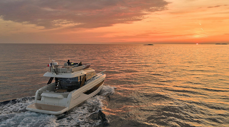 Prestige Yachts F4.3