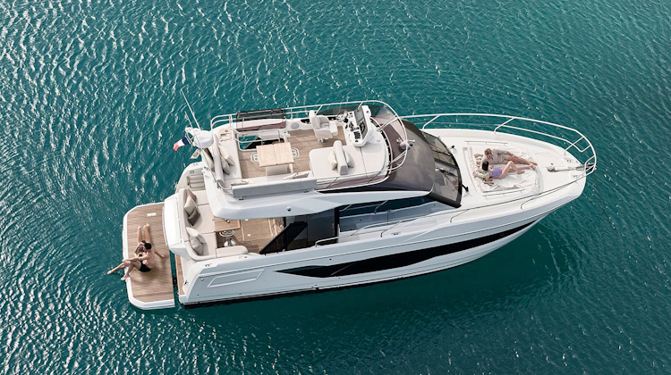 Prestige Yachts F4.3