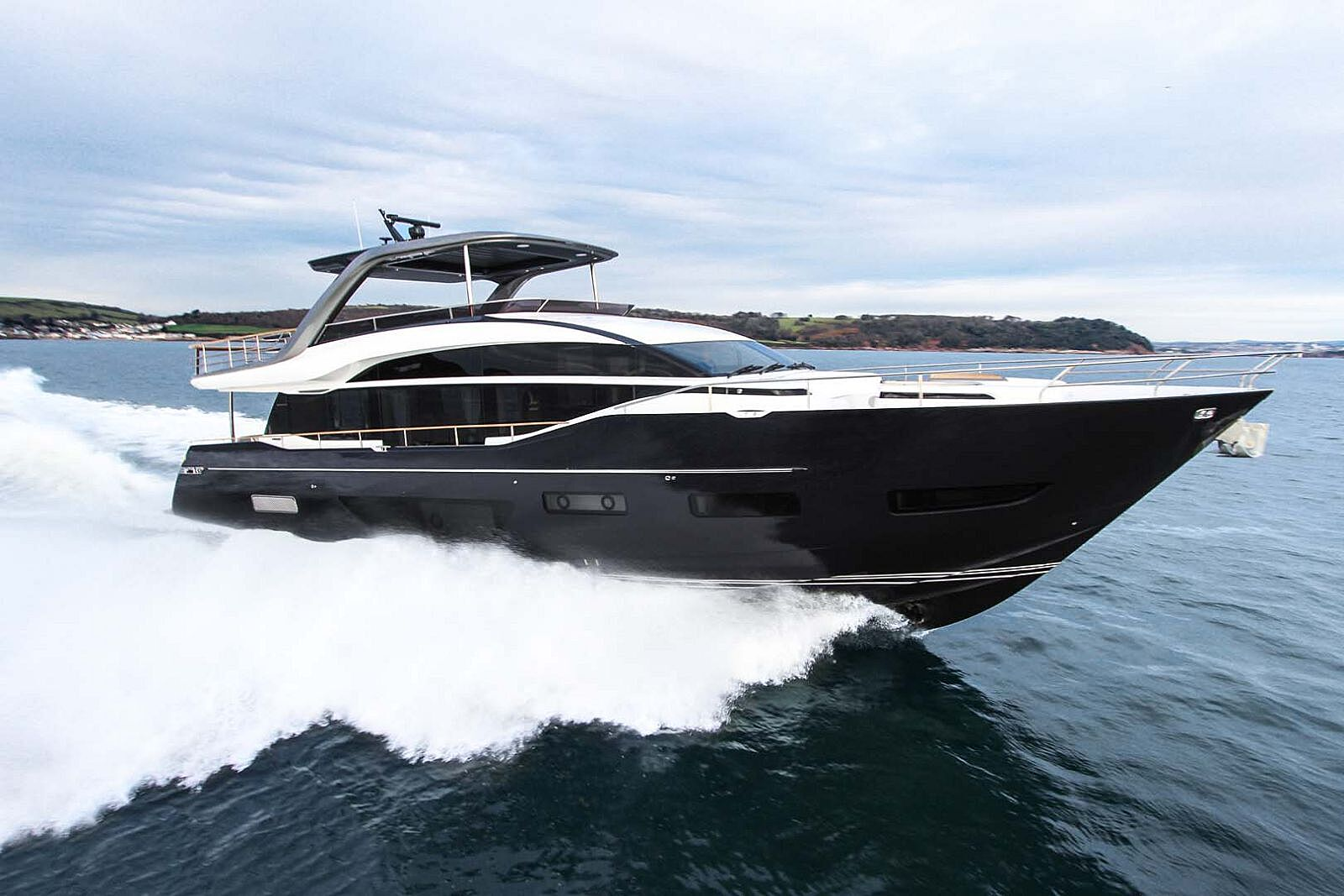 princess y85 exterior profile