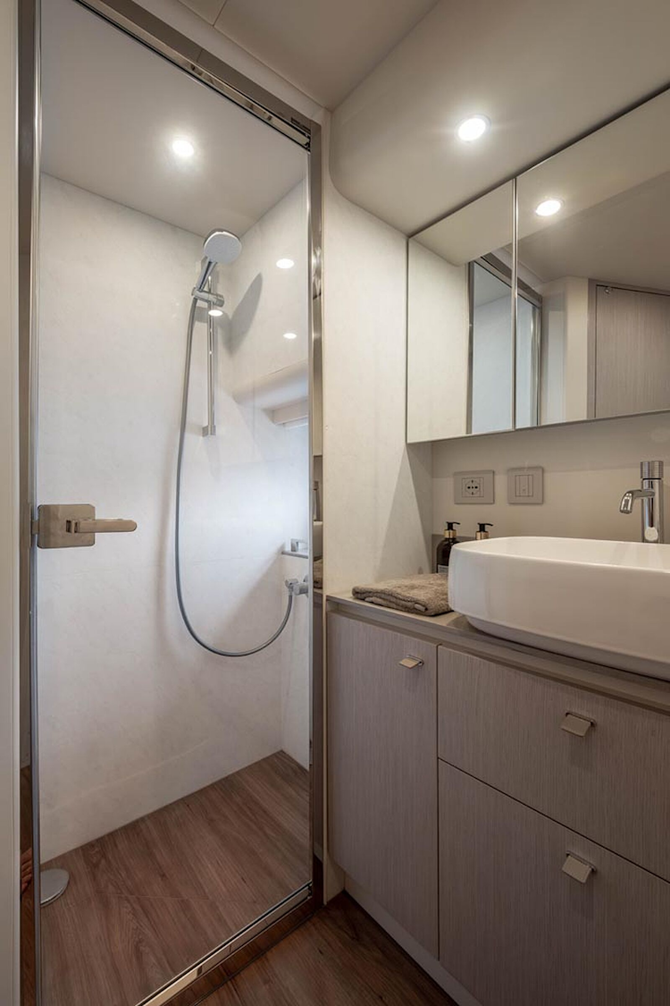 guest shower and sink - navetta 50