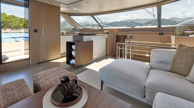 sliding-side-salon-doors-open-on-prestige-m7