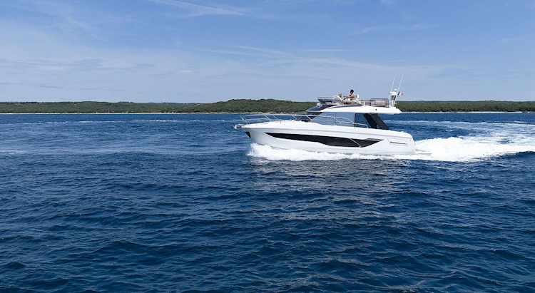 Prestige Yachts F4.3