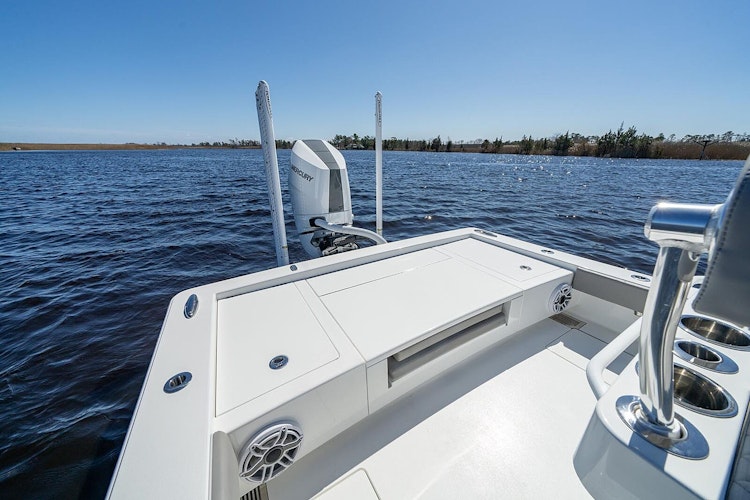 transom platform for fishing on v28