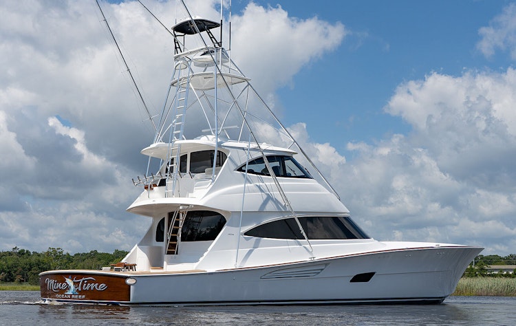 transom view of viking 82 enclosed bridge