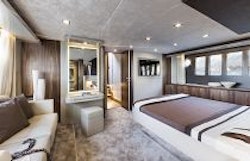 Absolute Yachts 64 Flybridge Stateroom