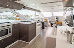 Cruisers Yachts 60 Cantius Flybridge