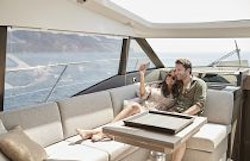 Prestige Yachts 460S Salon Adjustable Dinette 