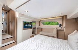 Prestige Yachts 460S Main Cabin