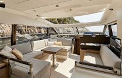 Prestige Yachts 460S Large Electric Sunroof