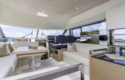 Prestige Yachts 460 Flybridge