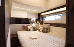 Prestige Yachts 520 FLY Convertible 3rd Stateroom Bed