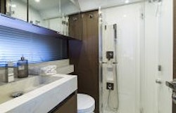 Prestige Yachts 520 FLY Stall Shower