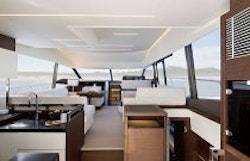 Prestige Yachts 520 Flybridge