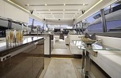 Prestige Yachts 680 FLY Salon Full Image
