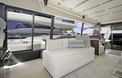 Prestige Yachts 680 FLY Starboard Salon Additional Seating 